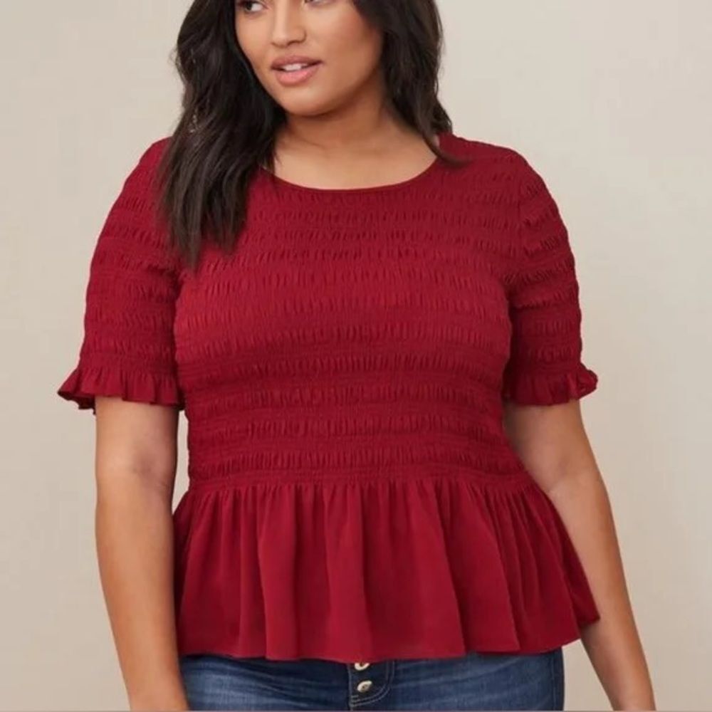 Torrid Red Smocked Peplum Ruffle Top sz 5 EUC feminine holiday festive romantic